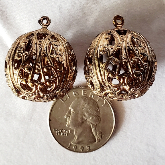 Antique Victorian Cricket Cage Metal Button Pair - Picture 1 of 3